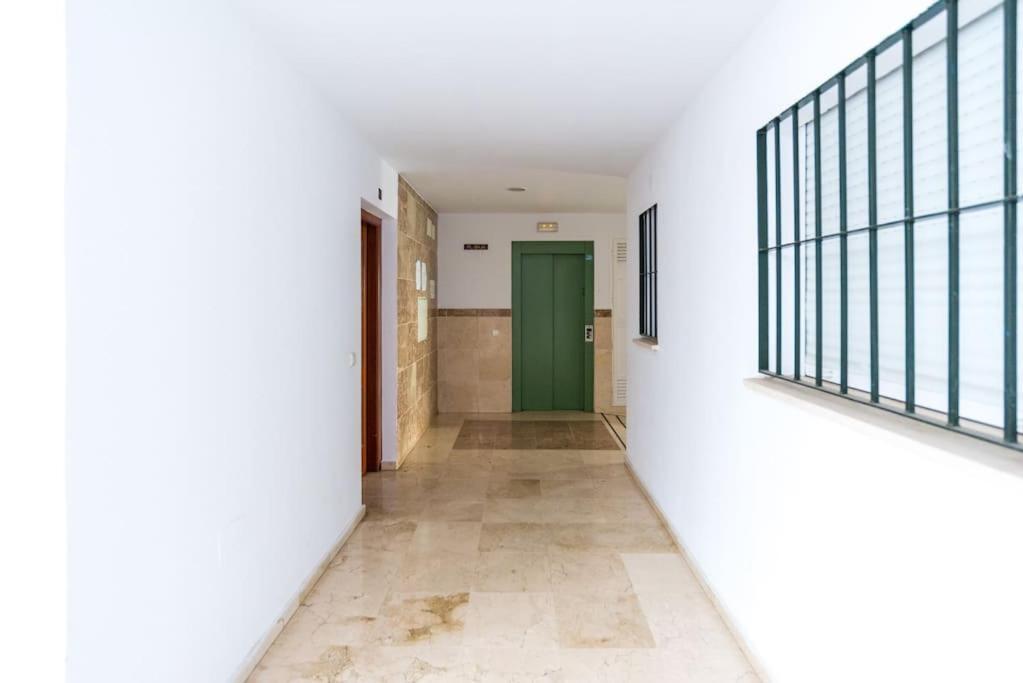Apartamento Con Parking Gratis En El Centro De Malaga Daire Dış mekan fotoğraf